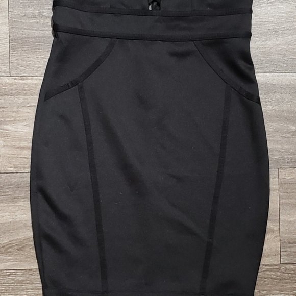 LATTICE BODYCON MINI BLACK DRESS - Picture 4 of 11